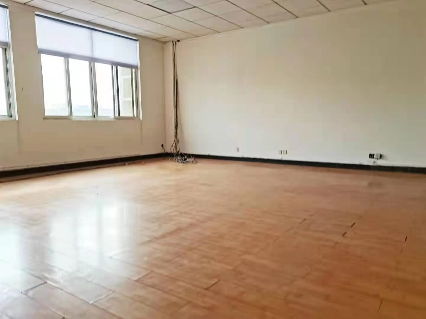 （好房源）房东直租  蔡甸500平厂房+3000平场地 交通便利