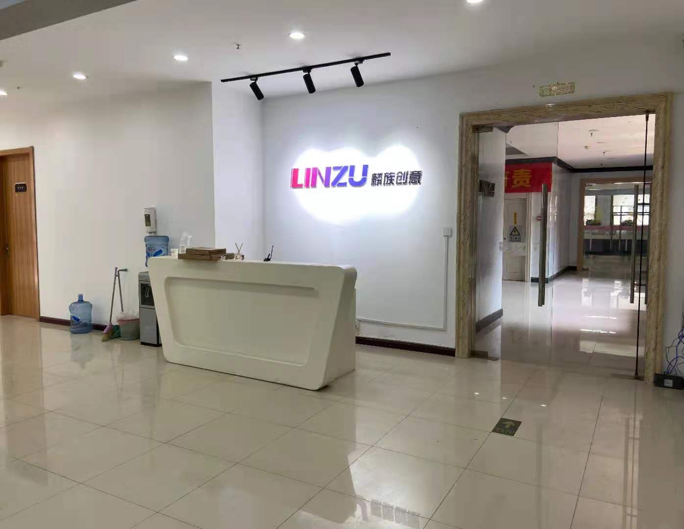 恒瑞创智天地精装写字楼带办公家具直租，可分租