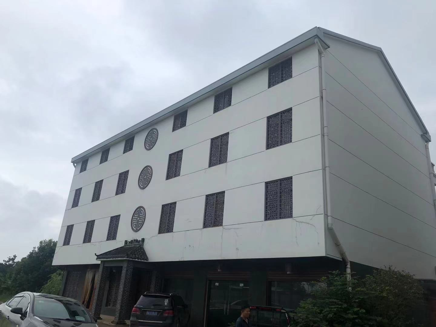 黄陂新十公路临街整栋商铺优价直租，可做厂房