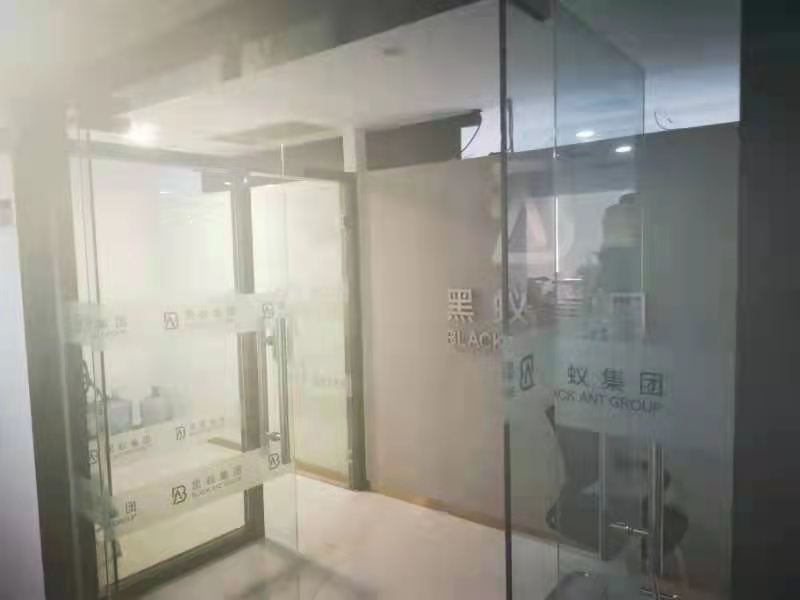 中山公园地铁旁武广写字楼精装修带办公家具房东直租