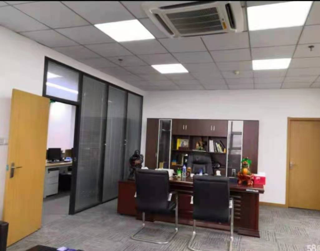 捡漏子，房东低价直售硚口古田精装写字楼急售，交通便利，带租约