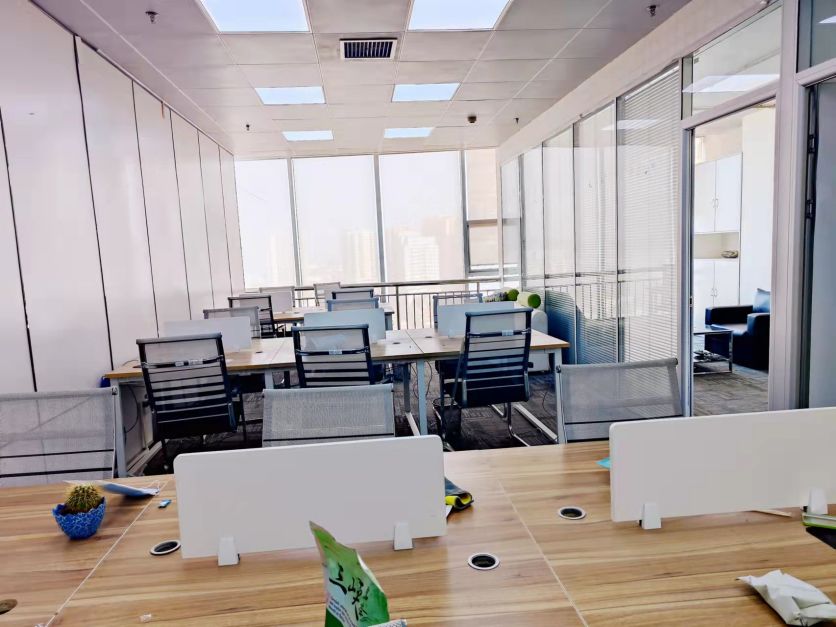 光谷广场融众国际精装写字楼房东直租，无中介费