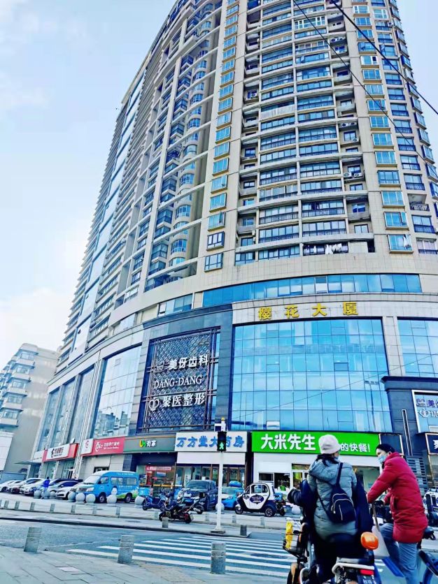 武昌街道口珞狮路地铁口122平精装办公楼 房东直租