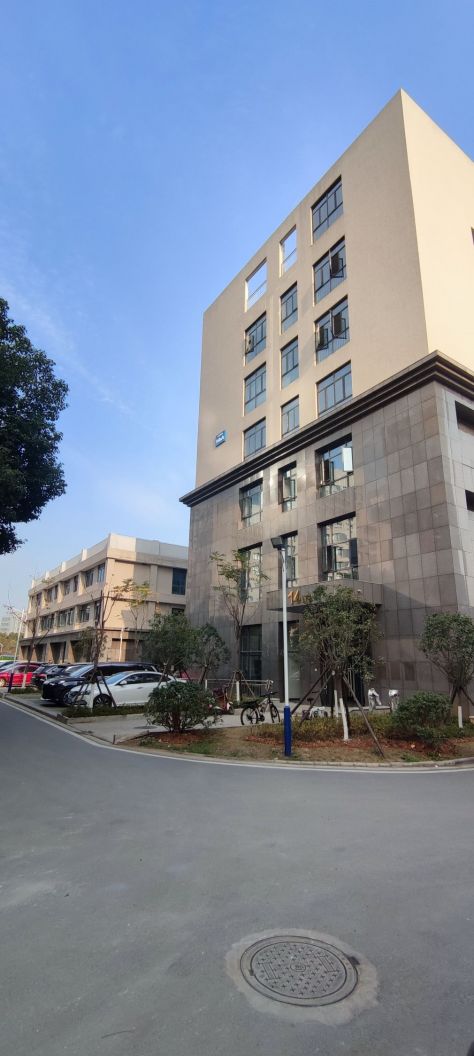 光谷科技港写字楼定制装修房东直租交通便利，可分租