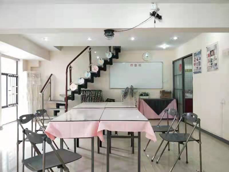 （房东直租无中介费）精装复式楼200平优价出租出售