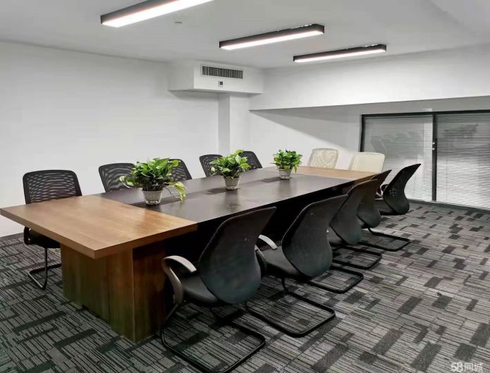 江夏金融港A4栋众创空间——光智荟写字楼出租（4-8工位）