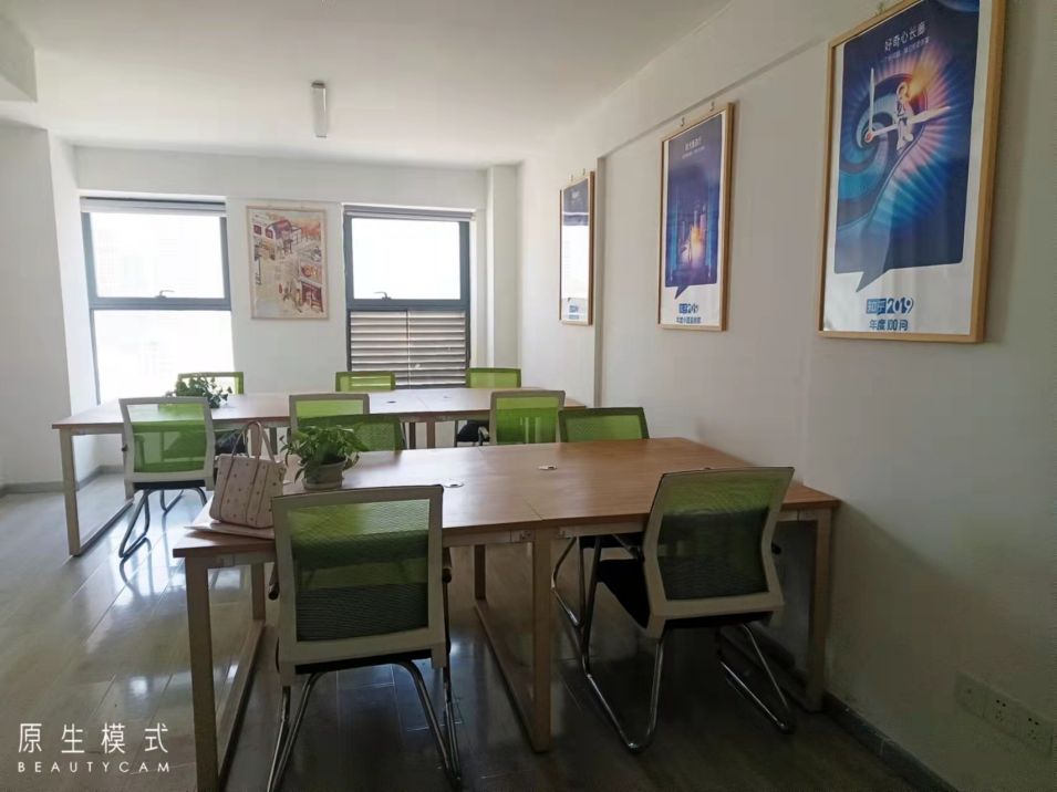 （房东直租）地铁口写字楼蓝晶国际全套办公家具配置拎包即可办公