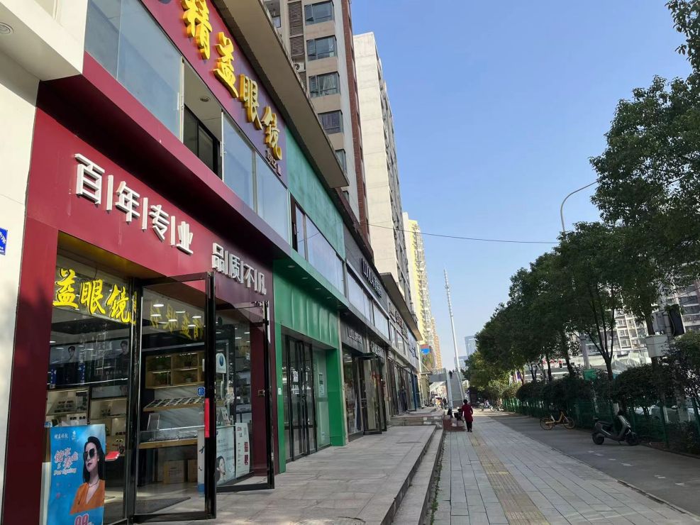 房东直租武昌临街精装旺铺  上下两层