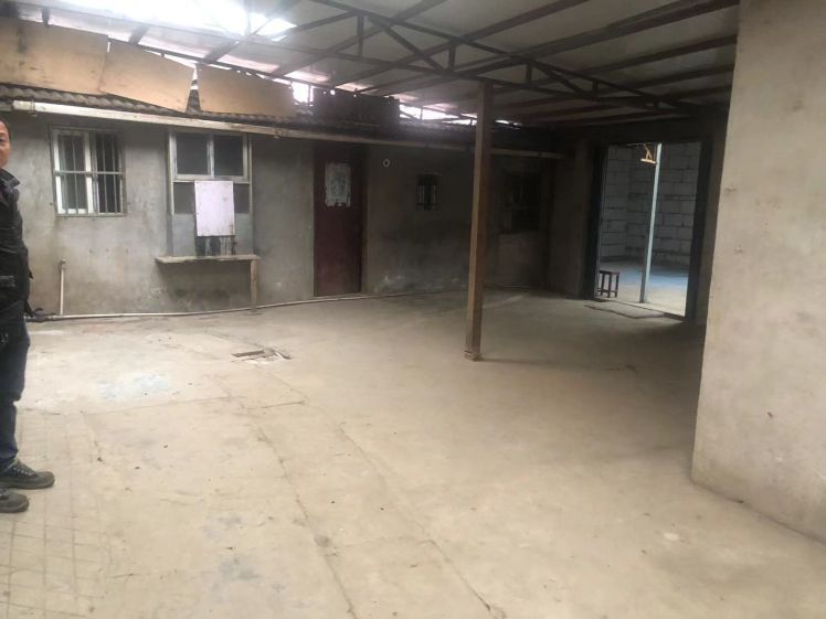 房东直租汉阳黄金口凌志工业园，480平仓库招租