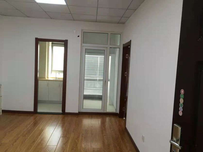 光谷金融港正对面 房东直租 精装修写字楼 拎包办公