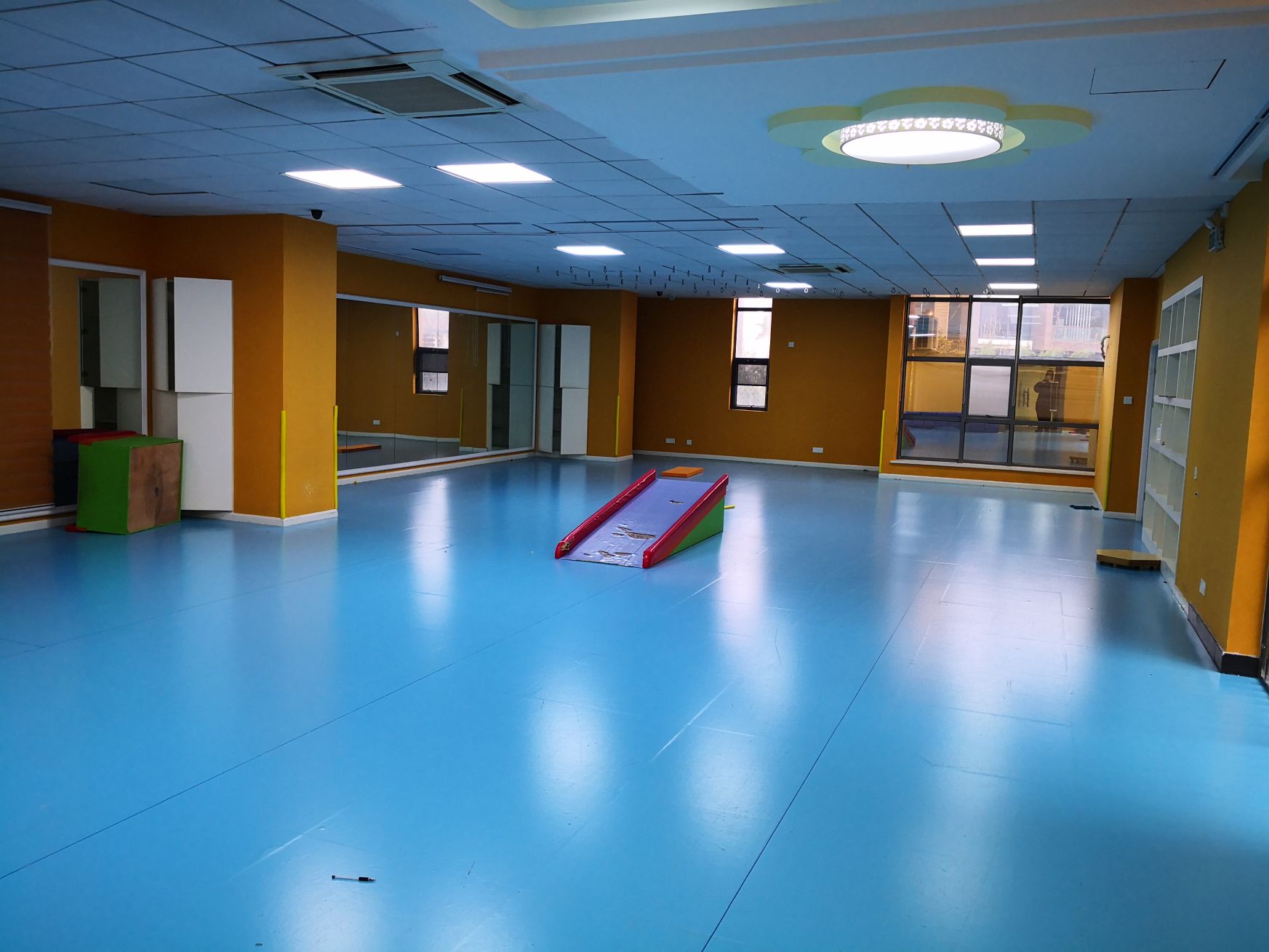 金融港当代国际花园 精装写字楼 房东直租 地铁二号线直达