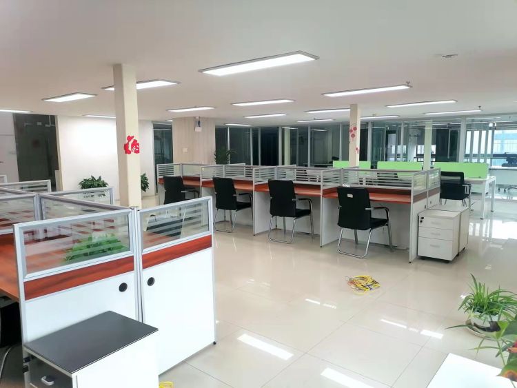 房东直租珞瑜路融科精装写字楼，配套齐全优价出租