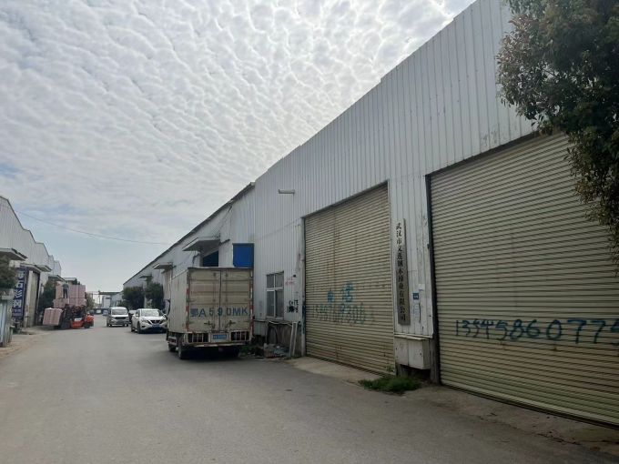 江夏黄金园路2300平厂房直租 配套齐全