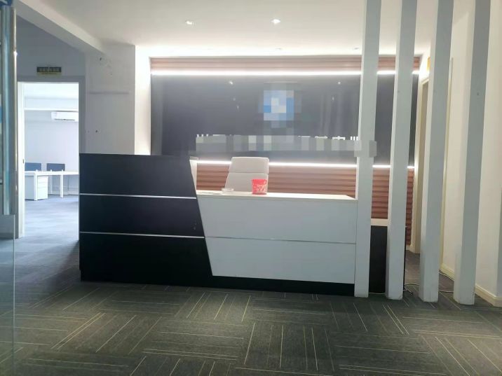 房东直租，光谷八号工坊精装写字楼带办公家具436平，可租可售