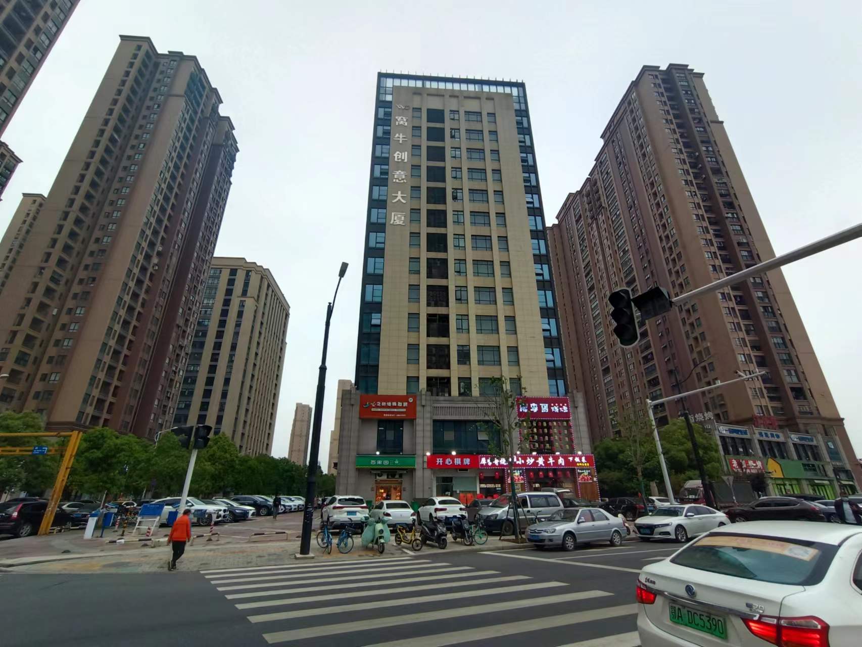 房东直租洪山新南湖精装写字楼优价出租，交通便利  