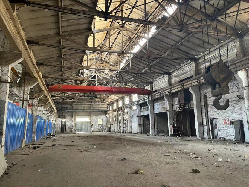 青山白玉山1700平厂房和580平、2400平大面积仓库优价出租