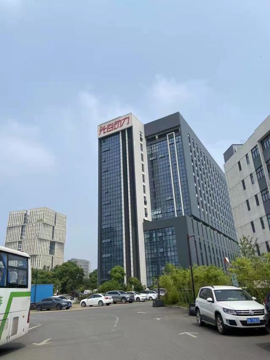 光谷芯中心旁光谷动力节能产业园精装修优价出租