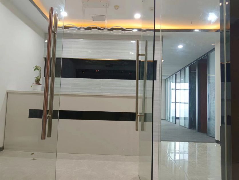 山河大厦写字楼房东直租，无中介费，精装修地铁口优价出租