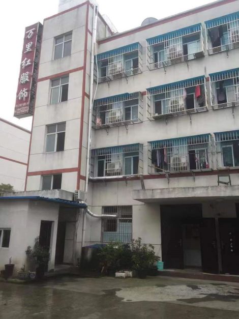 武汉周边汉川北河服装工业园1800平厂房出租