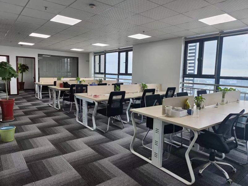 房东直租 东湖新技术开发区光谷科技港170平精装写字楼 办公家具