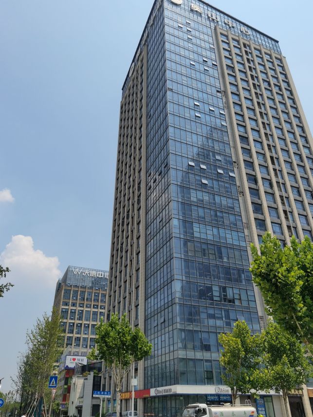 房东直租光谷政务对面奥山中心楼下配套齐全交通便利