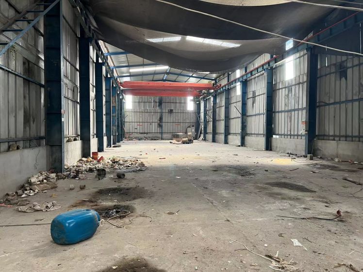 青山厂前环岭路600平钢构厂房仓库房东直租