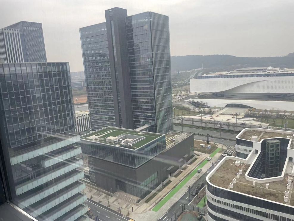 洪山区光谷东高新大道96平毛坯写字楼房东直租