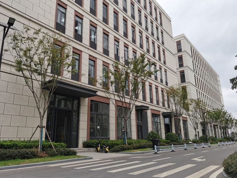 房东直租洪山白沙洲联东U谷一楼厂房仓库出租交通便利