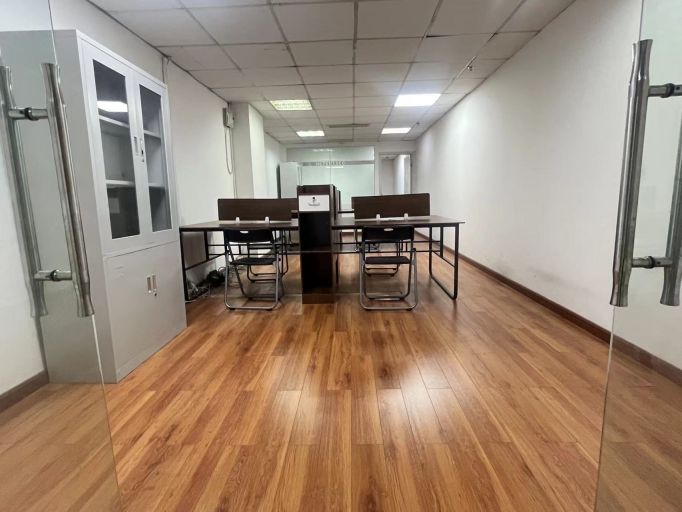 中南路写字楼房东直租，无中介费，交通便利优价出租