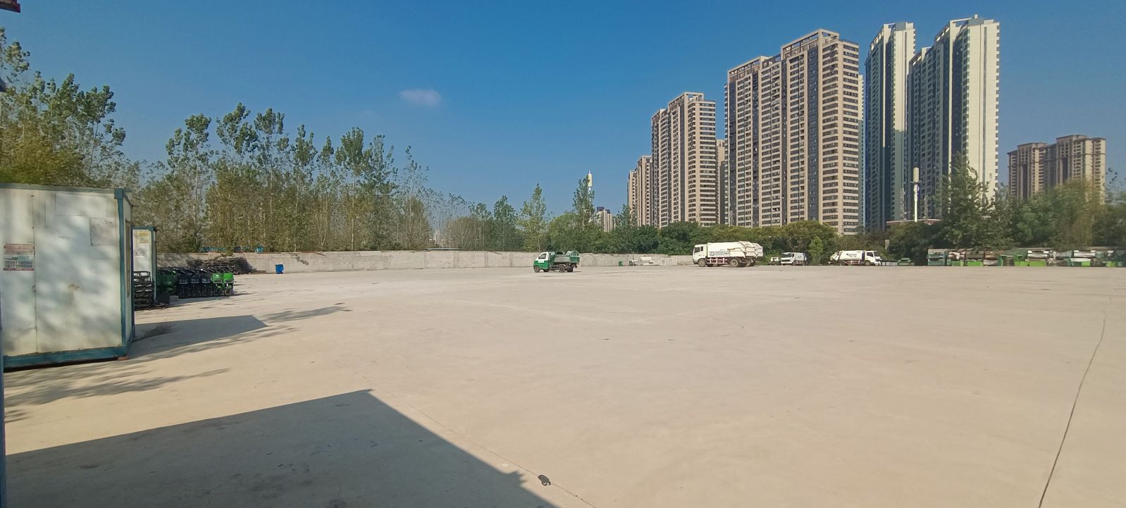 房东直租洪山新南湖大面积场地优价出租，已硬化出租，已硬化