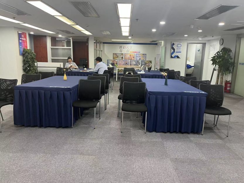 房东直租武昌武珞路173平精装写字楼