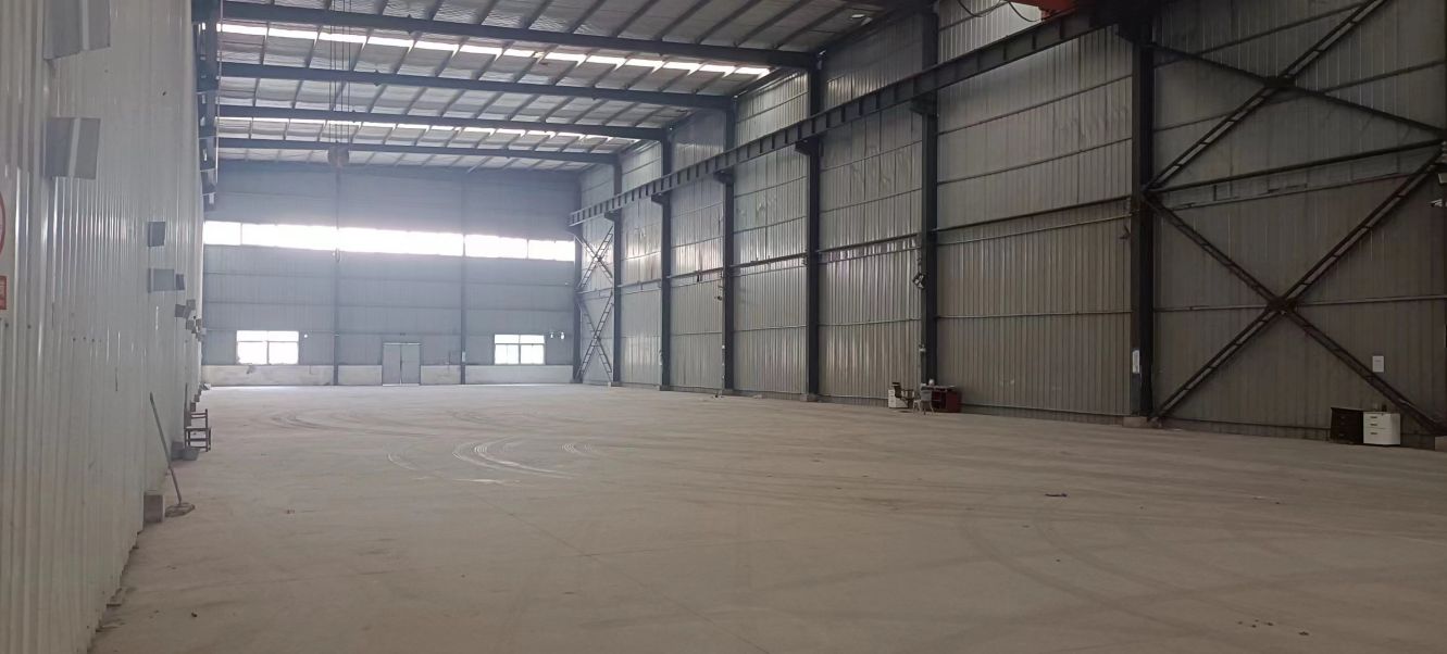 房东直租江夏大桥新区钢构厂房优价出租，交通便利，配套齐全