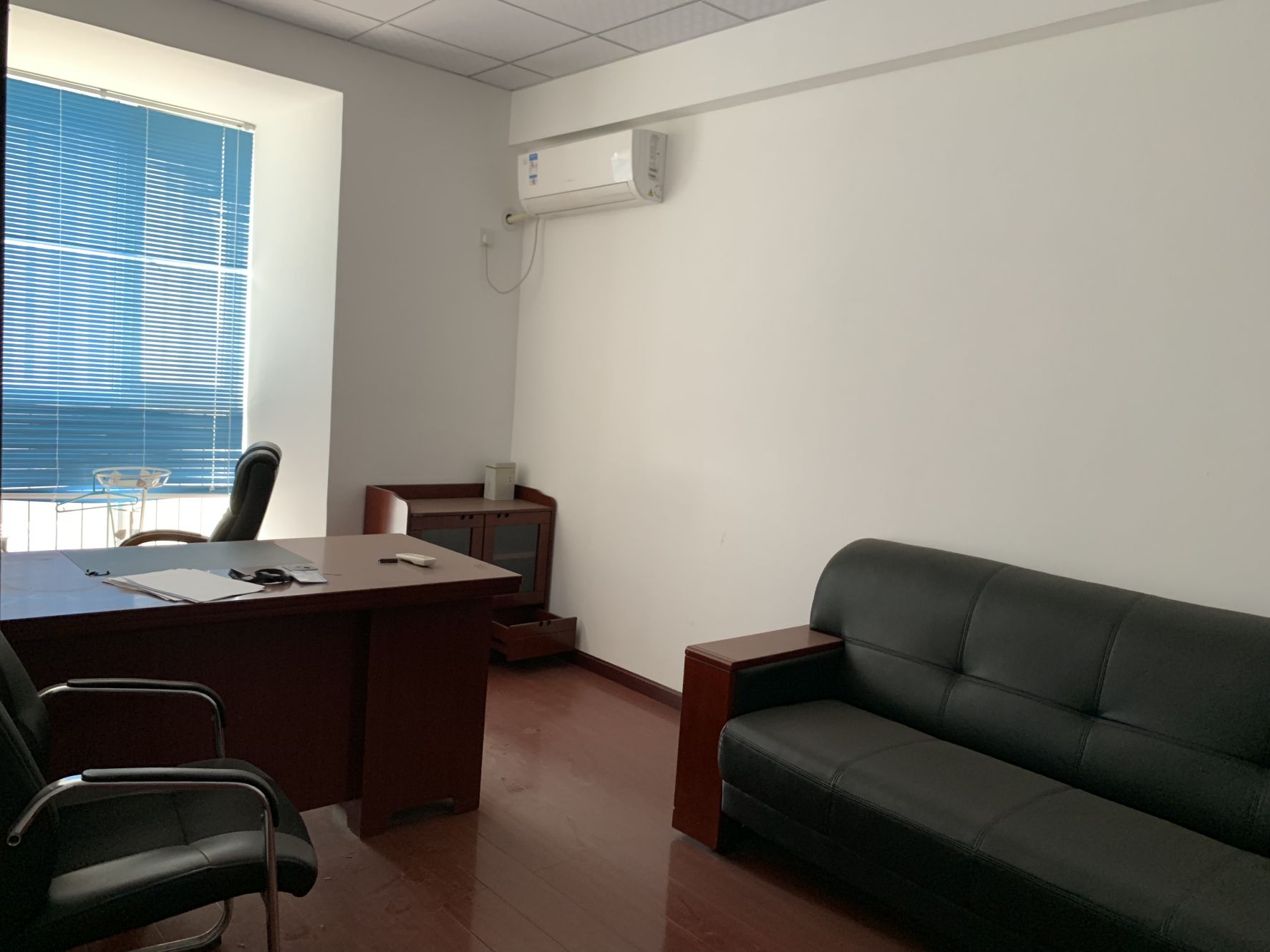 房东直租 无中介费 金地自在城 精装办公楼 配套齐全