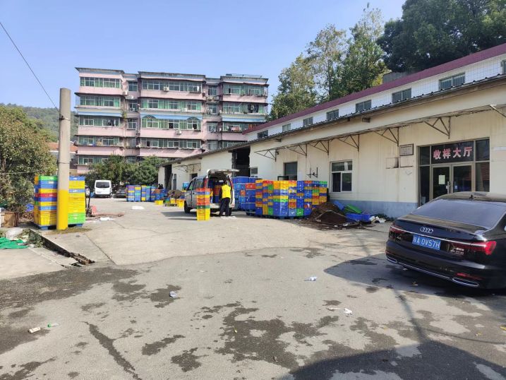 洪山街道口南望山1500平钢构厂房，房东直租