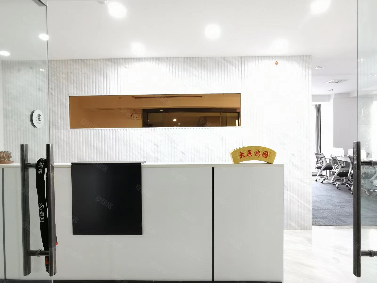 房东直租武昌武珞路288平精装写字楼