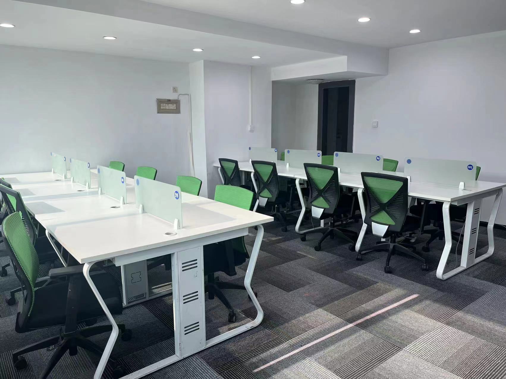 房东直租中南亚贸广场写字楼130平精装修全套家具 拎包入驻低价急租