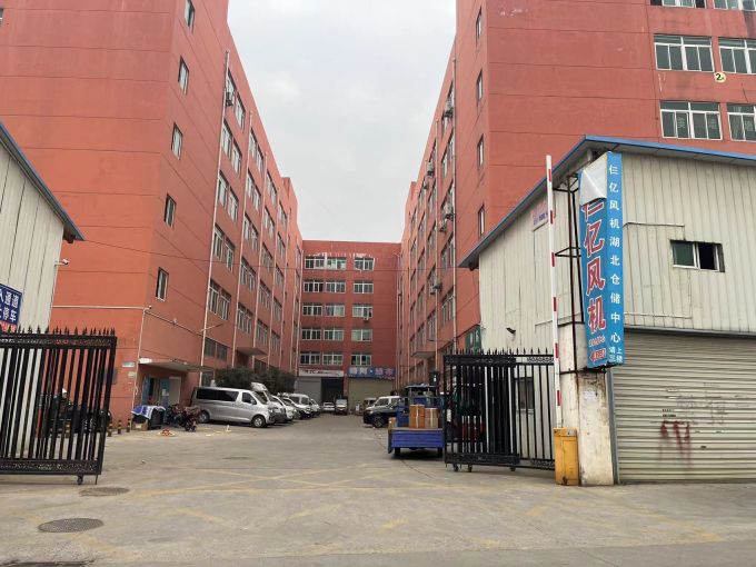 东西湖大道框架1000平厂房 交通便利房东直租 可分租