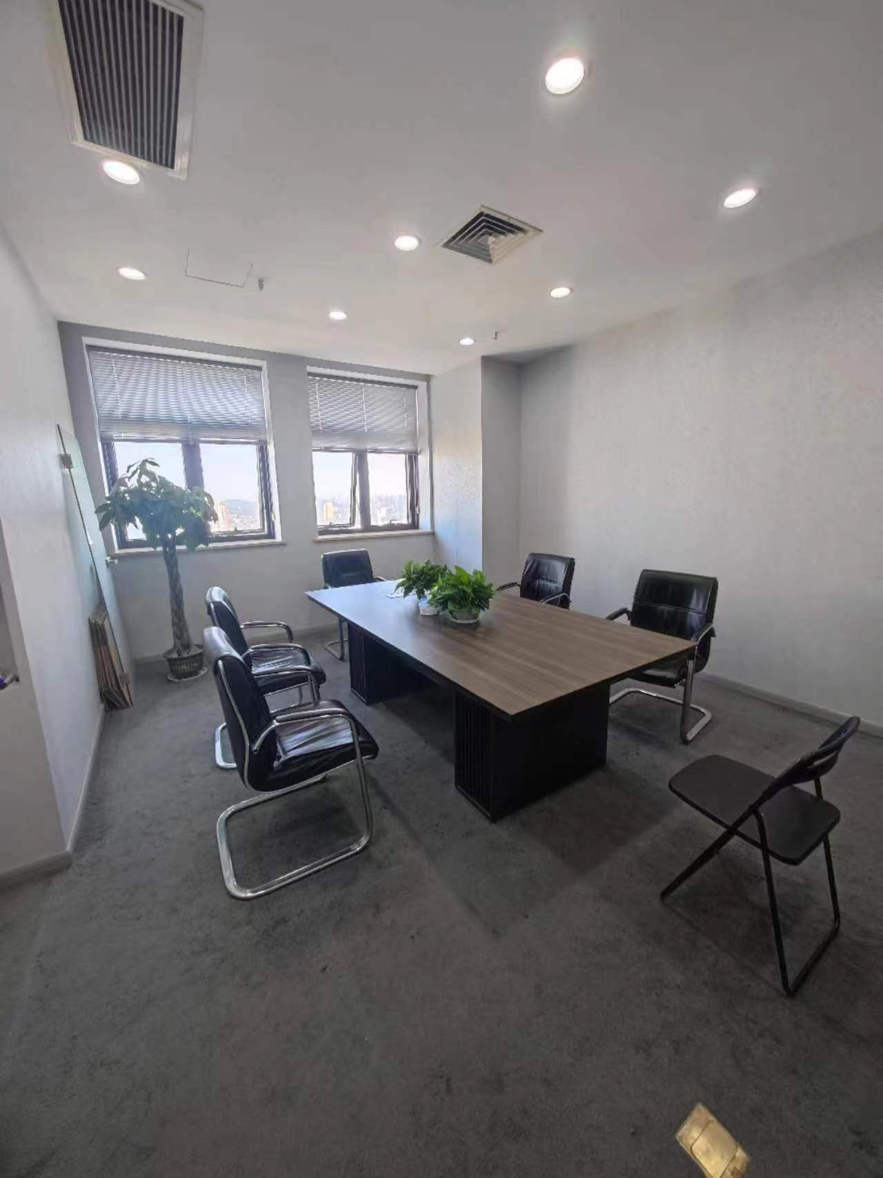 房东直租中北路凯德1818精装修210平4加1格局低价招租