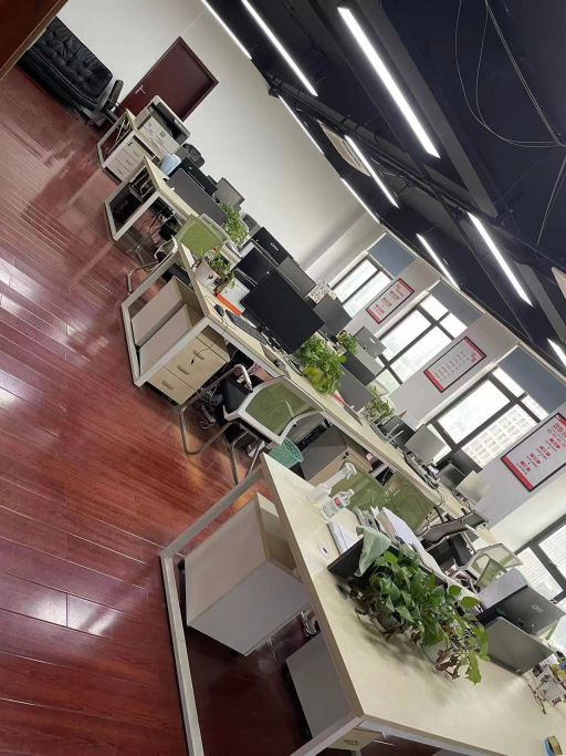 房东直租现代光谷世贸中心360平精装修拎包入住低价招租