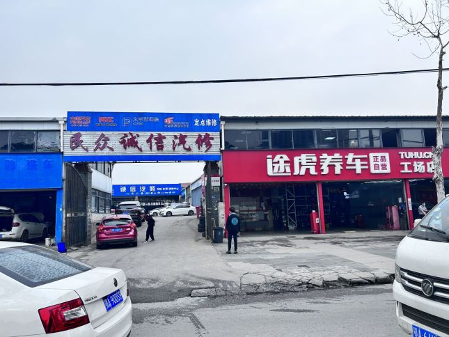 房东直租黄陂盘龙城钢构厂房大马路旁配套齐全