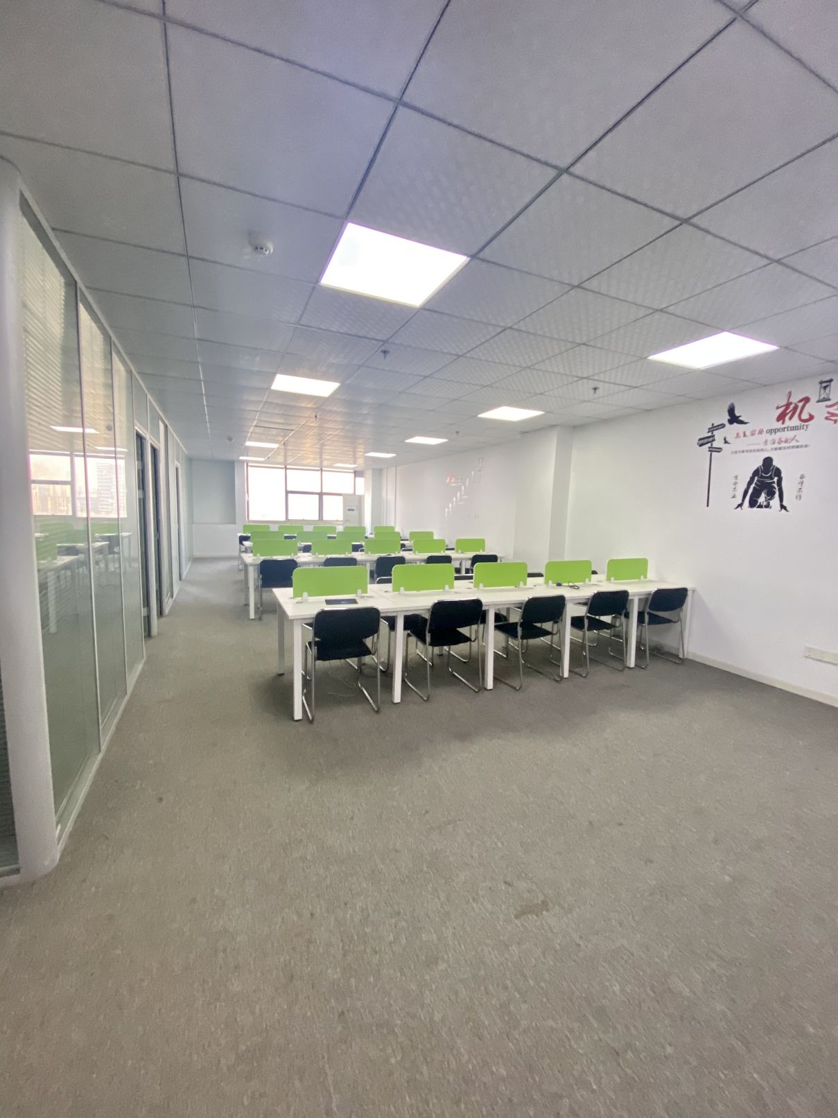 房东直租光谷科技港167平精装修拎包入住低价招租