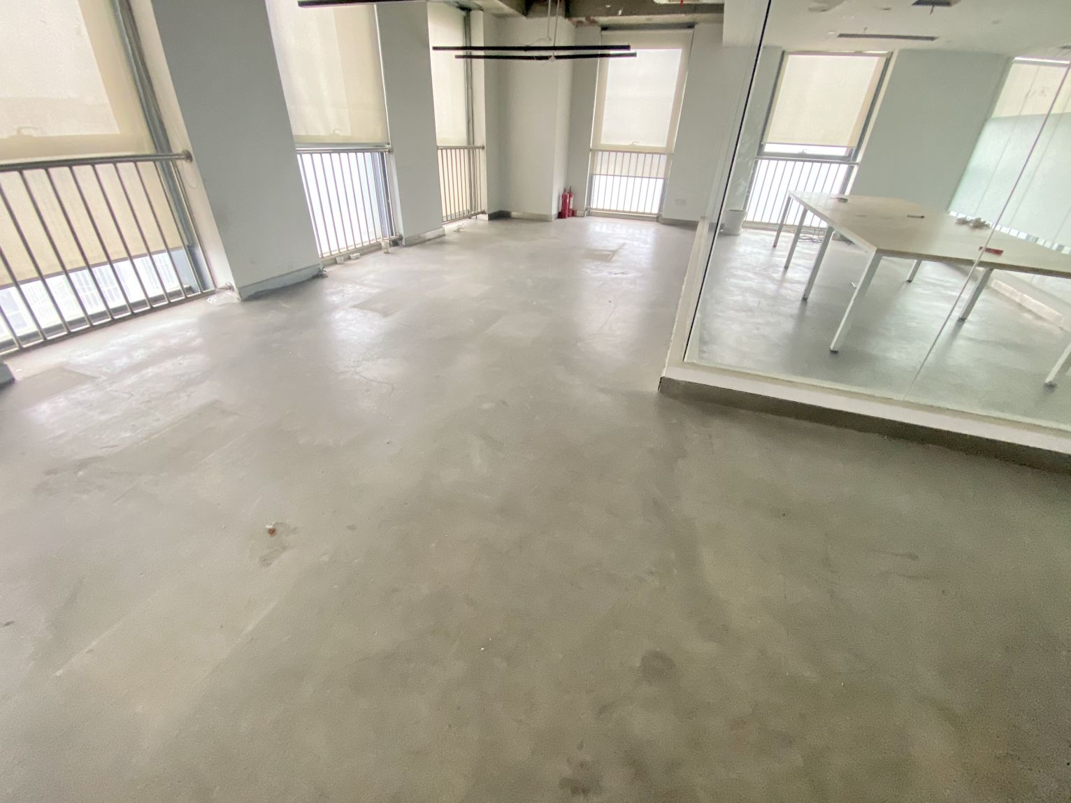 房东直租经开万达广场C6座305平4加2格局精装修低价招租