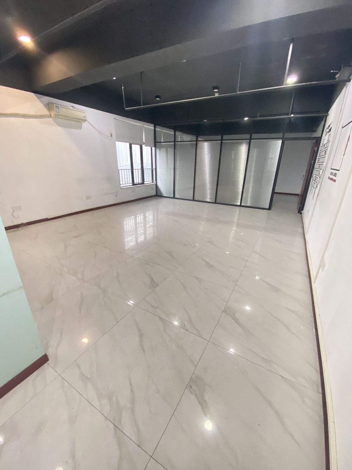 房东直租万科金域华府写字楼A座149平精装修低价招租