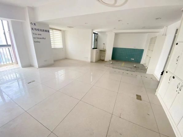 房东直租中建广场C座96平精装修低价出售招租