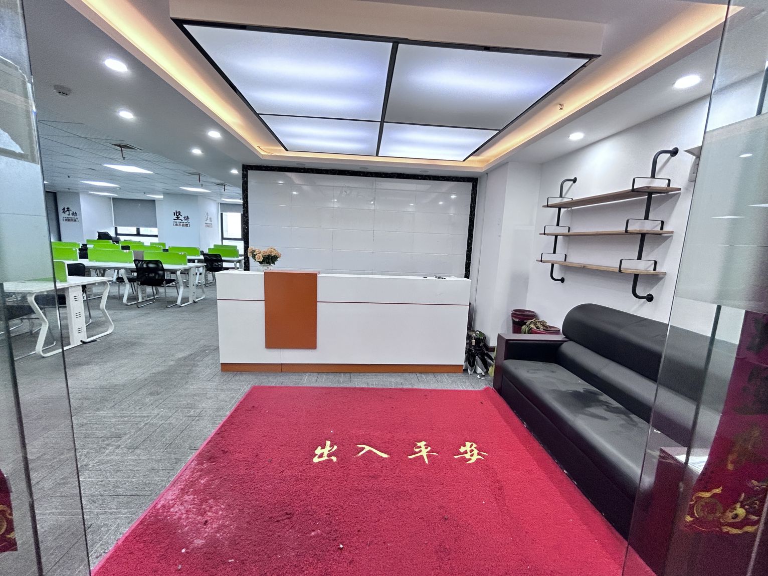 房东直租现代光谷世贸中心300平精装写字楼修拎包办公低价出售