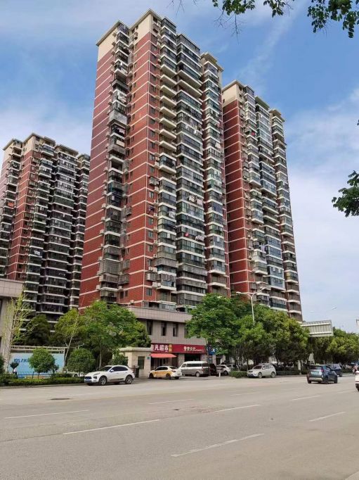 房东直租硚口汉口城市广场二楼临街毛坯房258平，优价出租