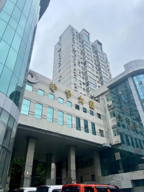 房东直租凤凰大厦B座123平1加1格局精装修低价招租