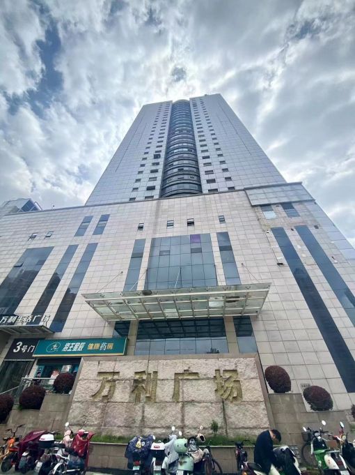 房东直租徐东万利广场B座180平精装修拎包办公低价招租