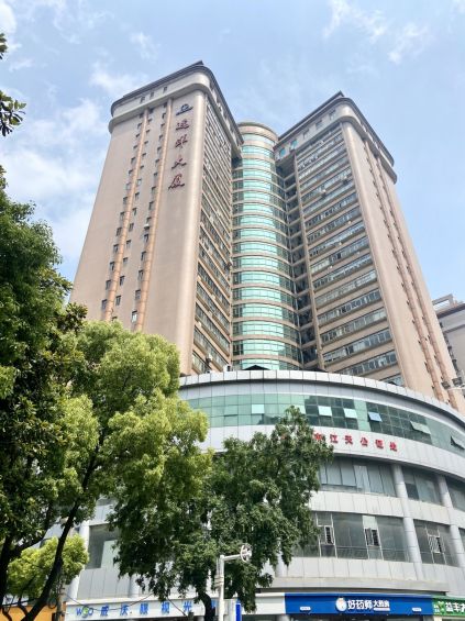 房东直租香港路远洋大厦240平精装修拎包办公格局低价招租