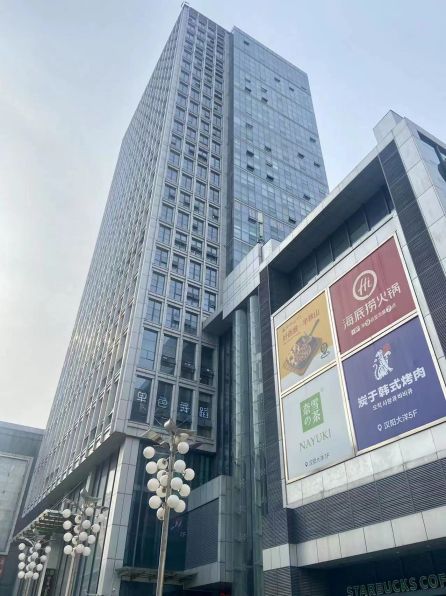 房东直租顶绣广场220平精装修4加1格局低价招租